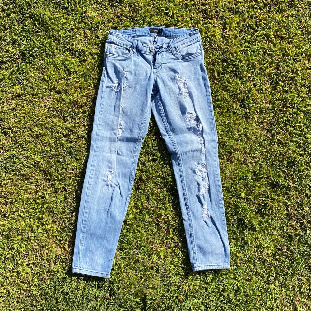 Distressed Boyfriend Jeans